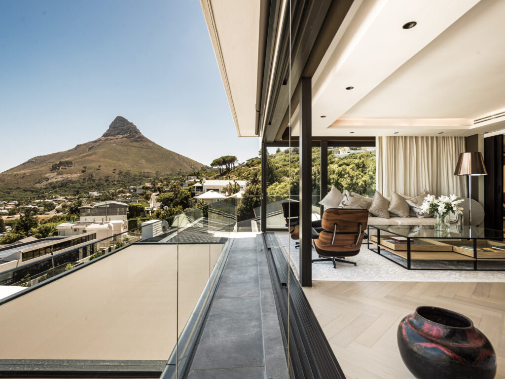 MOUNTAIN & SEA ESCAPE